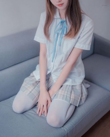 姐姐的朋友来家里做客免费观看